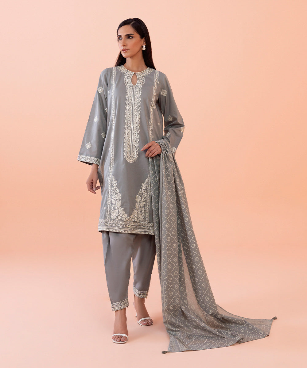 3 Piece - Embroidered Lawn Suit