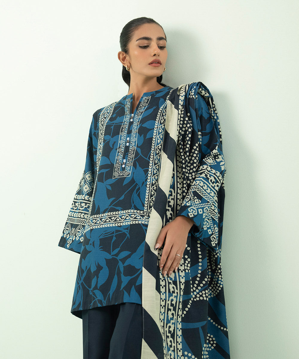 3 Piece - Printed Khaddar Suit