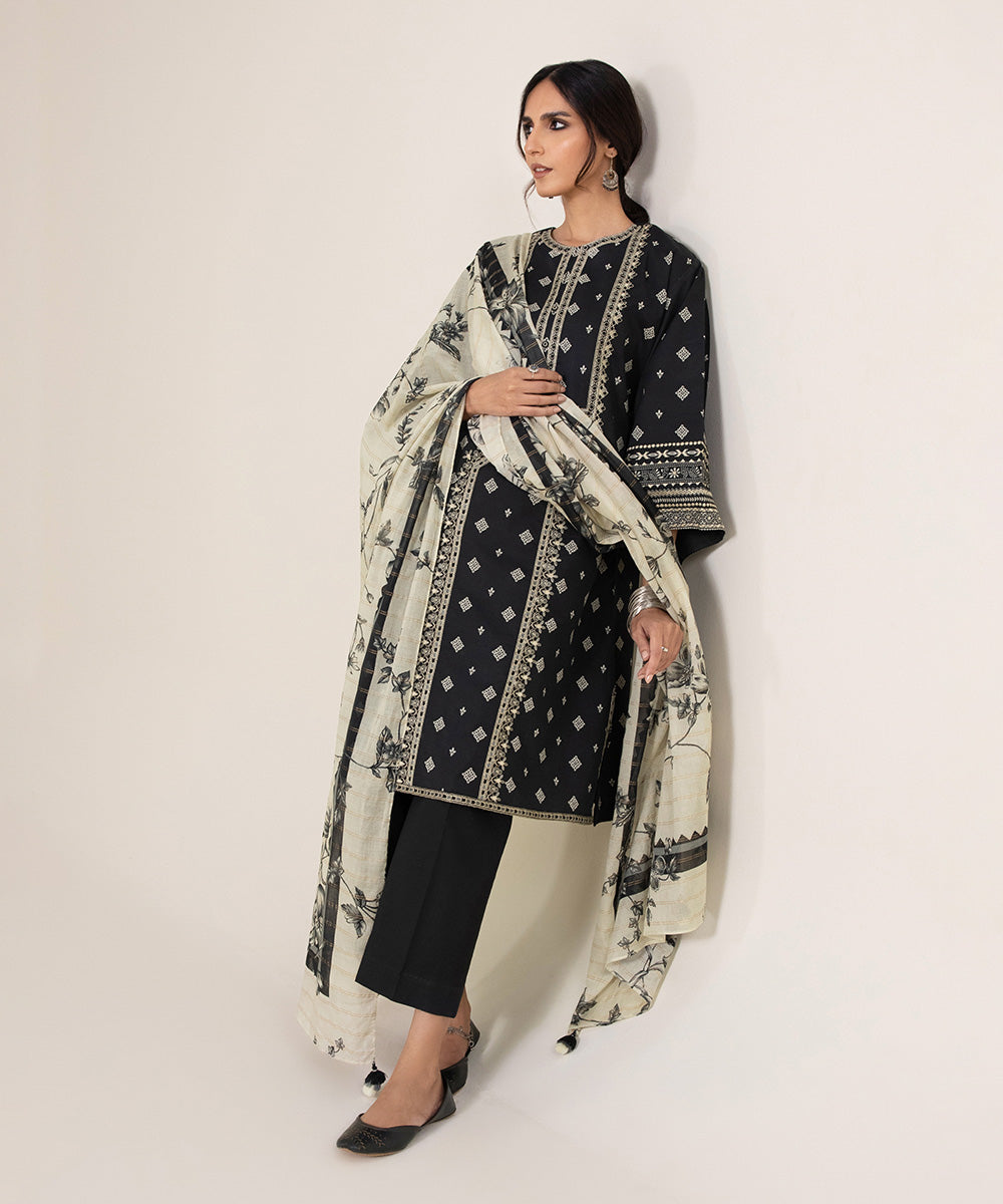 3 Piece - Embroidered Textured Lawn Suit